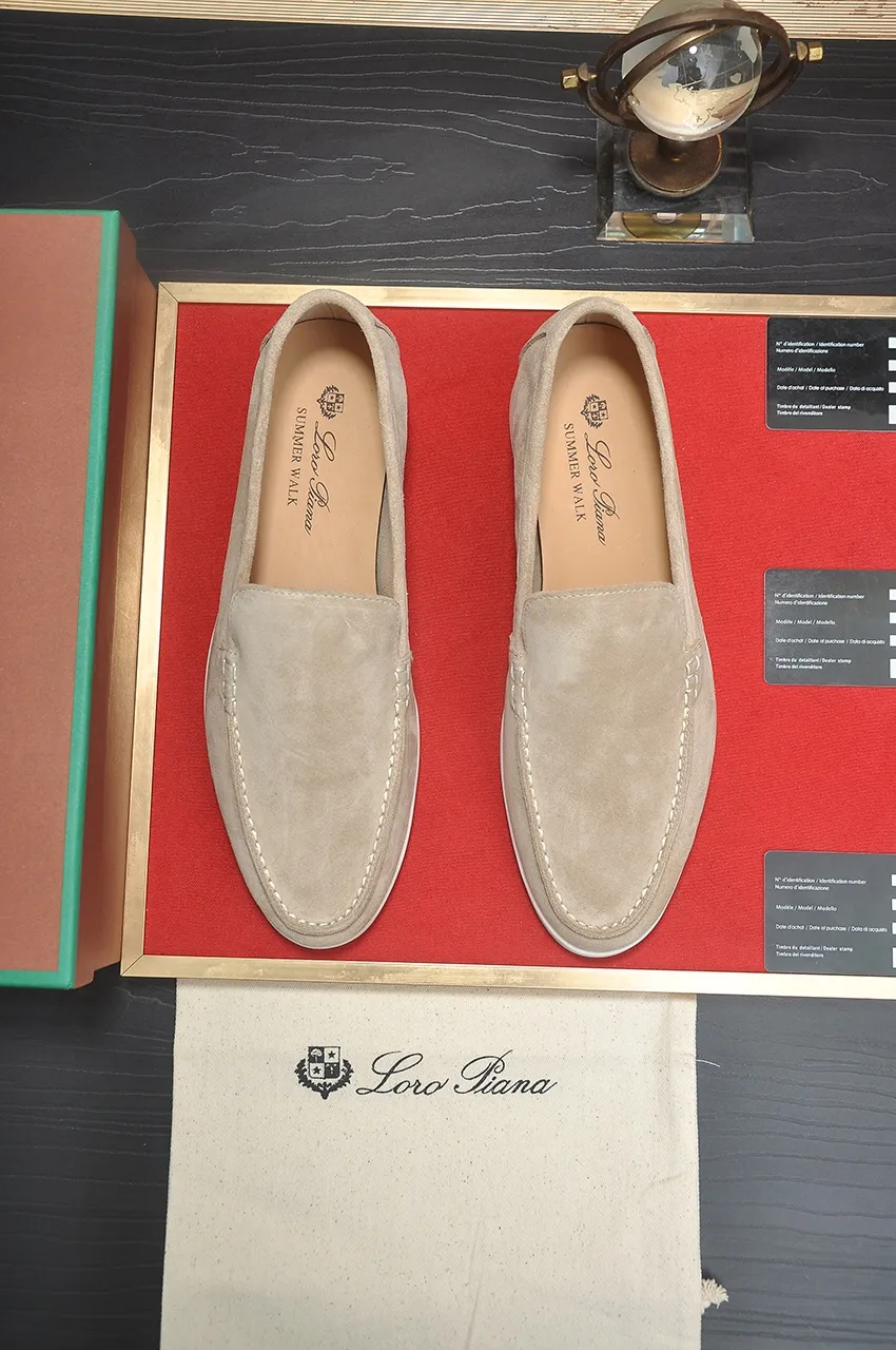 Men's shoes 💰400💶[𝐥𝐨𝐫𝐨 𝐏𝐢𝐚𝐧𝐚] [Couple model] High-end quality, affordable price, LP classic loafers, Italian treasure brand, the only brand that can match Hermès! Only after wearing it do we know that we can’t live up to our feet. Women’s code: 35-40 (customized sizes 34, 41, 42 are non-returnable) Men’s code: 38-44 (customized 45, 46, 47, 48 are non-refundable) Fabric: Customized imported cashmere Lining: Customized imported fetal cowhide Foot: Imported benzene-dyed calfskin Outsole: Exclusive original glass rubber outsole